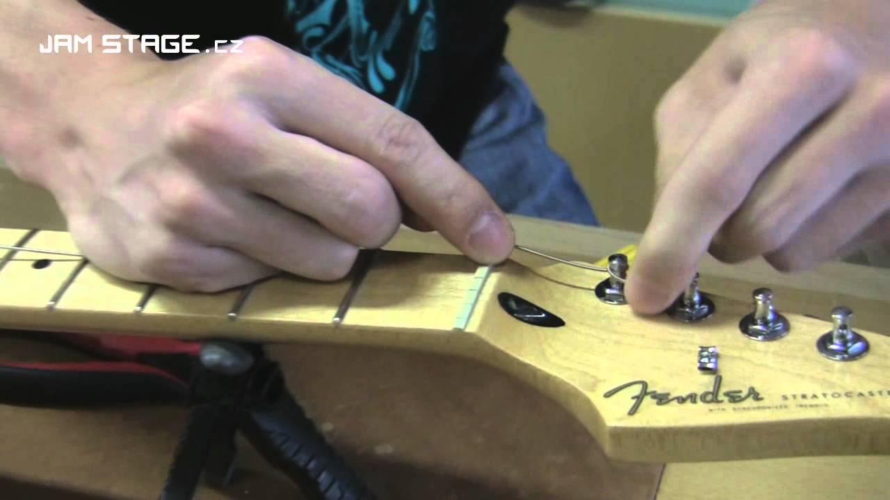 Výměna strun na elektrické kytaře