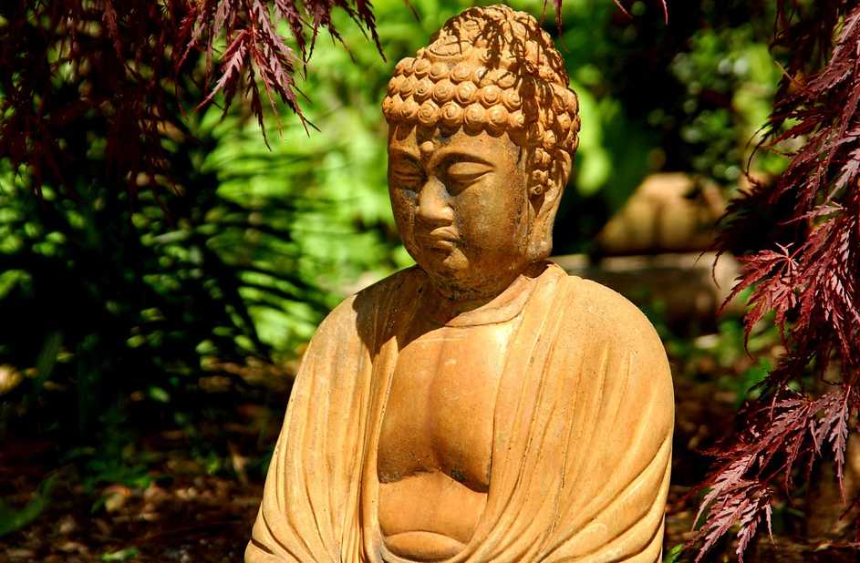 Soška buddhy připomíná neměnný řád věcí, pixabay.com