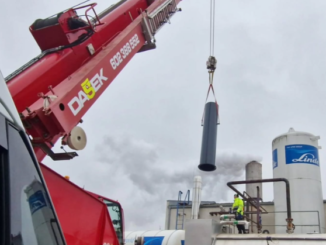 Instalace komínu na parní kotelnu v Rakovníku.